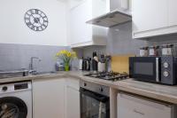 Vibrant 2 Bed Apartment, FREE Parking, Bawtry Rd Doncaster - Hosted by Stay Host Save - B&B Doncaster