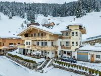 Two-Bedroom Apartment with Mountain View