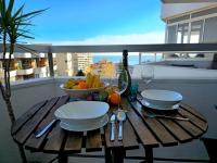 Nogalera Skyline Retreat one bedroom apartment with balcony and amazing sea and city views FREE PARKING BY NAMASTE ELITE - B&B Torremolinos