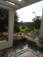 Family Home in the Heart of Bahria Town - Bed and Breakfast