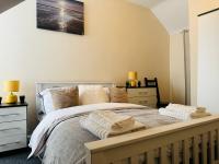 Comfortable 4 Bedroom House near City Centre - Entire House - B&B Wyken