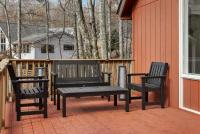 Fireplace, Fire Pit, Deck, WiFi & Pool Access - B&B Hedgesville