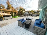 Weeki Wachee Retreat Canal home with hot tub kayaks canoe and boat with trolling motor included - B&B Spring Hill