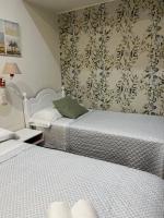 Standard Twin Room with Shared Bathroom