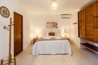 Deluxe Double Room with Side Sea View