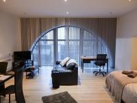 Spacious and Modern Studio Apartment Swansea City Centre - B&B Swansea