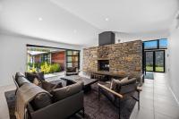 Gibbston Valley Residence by Sotheby's Luxury Rental Homes - B&B Gibbston