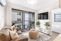 Central 3BR w Balcony Full Kitchen & Amenities - B&B