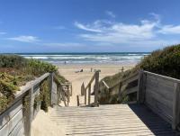 Lil Blue Surf Shack - A Playful Coastal Hideaway - Chambres d’hôtes Goolwa South