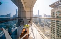 Blue Breeze - Modern Apt with Partial Marina Views & Balcony - B&B