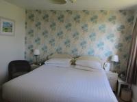 Tweepersoonskamer met 2 Aparte Bedden en Bad