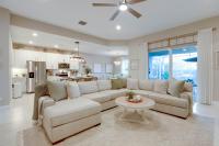 Stylish Port St Lucie Home w/ Hot Tub + Game Room! - Chambres d'hôtes Walton
