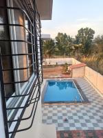 Sahyadri Farmhouse with Pvt POOL - Chambres d’hôtes Karjat
