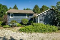 5BR Riverfront Retreat w Firetable BBQ and Deck - B&B Orangeville