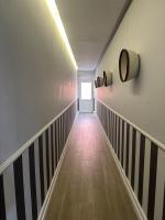 Finu Hub Guesthouse - Bed and Breakfast Amadora