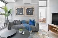 Luna 2-Bed City Escape with Mountain Views - Chambres d'hôtes Le Cap