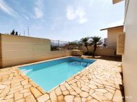 Casa central, com piscina, na cidade do Cristo - B&B