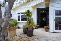 The Buller Bungalow - fall in love with this home - B&B New Plymouth