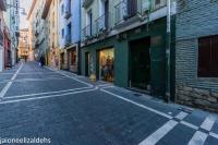 Center Pamplona Apartment UAT00537 - Ferienwohnung