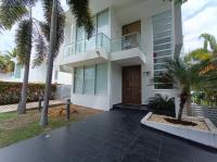 CASA QUINTA en MELGAR con PISCINA PRIVADA - Bed and Breakfast