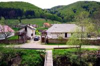 Gospodaria Lui Nea Ion - Bed and Breakfast