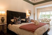Deluxe Double or Twin Room with Sleeper Couch