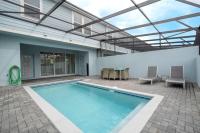 111 Windsor Island 5BR Townhome with Pool & Game Room - B&B Davenport