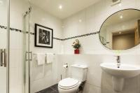 The Titanic -1bd Trendy Ap -Gold Short Term Stays - B&B Belfast