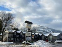 Monashee Lodge - B&B