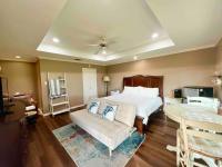 Shaded Oaks Suite Luxury Stay by the Golf Course - B&B Temple