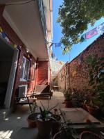Yoga Apartment Near Airport & Pashupatinath 2 BHK - Bed and Breakfast