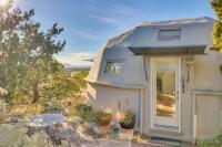 Santa Fe Geo Dome with Trail Access and Views - B&B Santa Fe