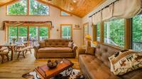 Mountain Views 3bd Charming Log Cabin - B&B