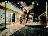 Pristine Montrose Walkable Apt Half Block to Menil Museum - B&B Houston