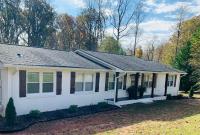 Travelers Rest Treasure - Sleeps 8 - 3 Bedroom 2 Bath - Pets Welcome - B&B Travelers Rest