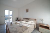 Appartamento con 2 Camere da Letto e Vista Mare