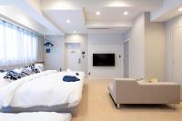 Deluxe One-Bedroom Apartment