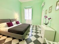 Quid Juris 28 - Santa Lucia - B&B Napoli