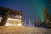 Aavalevi Peak Chalet, Ski-In Ski-Out With Mountain View - B&B
