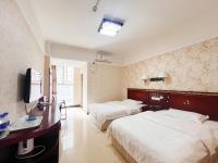 Tweepersoonskamer met 2 Aparte Bedden en Eigen Badkamer