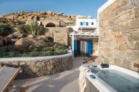 Romantic Mykonian Oasis Suite with Jacuzzi & Sea View - B&B