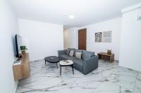 Modern 2-Bedroom Apartment with Terrace - By HostMT - B&B San Pawl il-Baħar