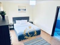 Apartment with Garden View