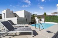 ViVi Homes -Villa Kolibri Pool, Terrace & Golf - Ferienwohnung
