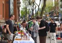 Boutique 2BR Apartment on James St North Sleeps 6 - Chambres d’hôtes Hamilton