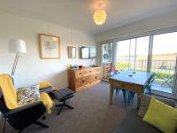 Appartement VUE MER avec WIFI, loggia, au centre de TREGASTEL - Réf 92 - B&B Trégastel