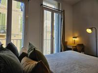 Évasion bleue, balcon ensoleillé - B&B Nîmes