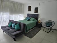 Tropical Vista iFreses, 2nd floor! AC, TV and Pool - B&B Guayabo