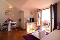 Charmante Dachgeschosswohnung mit Meerblick und Blick auf die Altstadt von Porec - B&B Parenzo