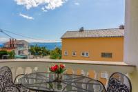 Komfortables Apartment nur 500 Meter zum Strand mit Meerblick, Klima, privatem Balkon - Chambres d'hôtes Crikvenica